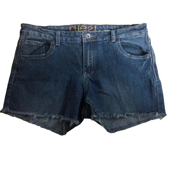 RUE 21 Sz 11/12 Woman's Mid-Rise Medium Wash Cut-Offs Denim Jean Shorts - Picture 1 of 5